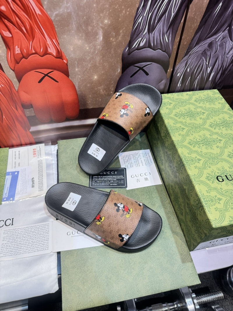 G*u*i slippers